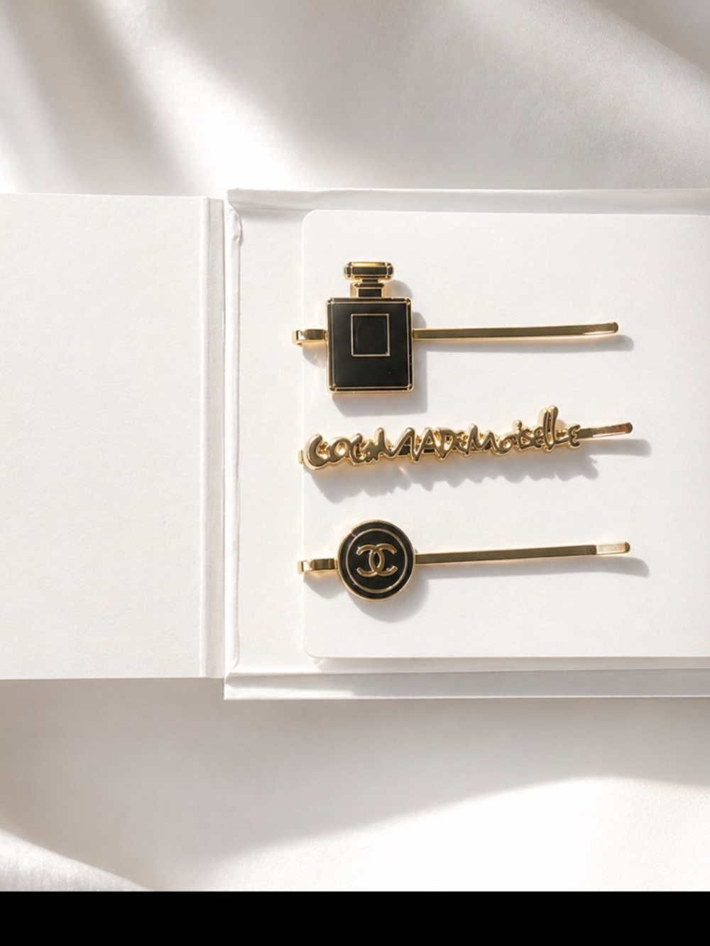 CHANEL beauty gold Hair Clip pins
